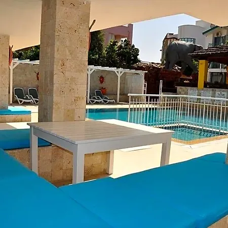 Safari Hotel Side